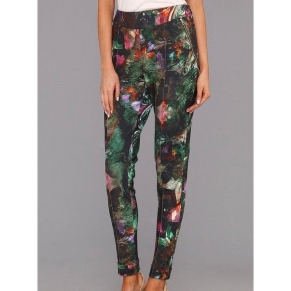 NWT!! TED BAKER Olivie Floral Tapered Pants Knit Stretch Chic Abstract 0 US 2 - Picture 1 of 16